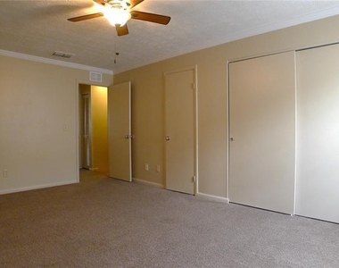 608 Lynchburg Drive - Photo Thumbnail 14