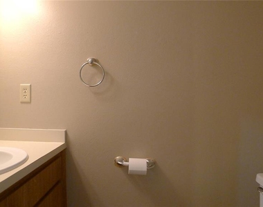 608 Lynchburg Drive - Photo Thumbnail 5