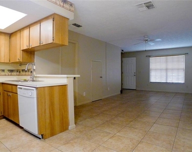 608 Lynchburg Drive - Photo Thumbnail 10