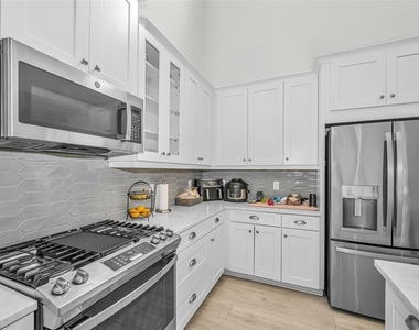 13760 Stevenson Lane - Photo Thumbnail 5