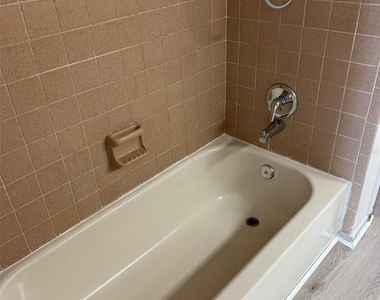 8563 Pilgrim Court - Photo Thumbnail 21