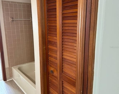 8563 Pilgrim Court - Photo Thumbnail 23