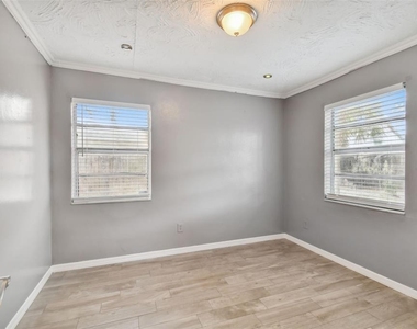 1921 W State Street - Photo Thumbnail 28