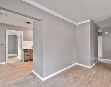 1921 W State Street - Photo Thumbnail 18