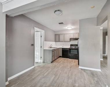 1921 W State Street - Photo Thumbnail 3