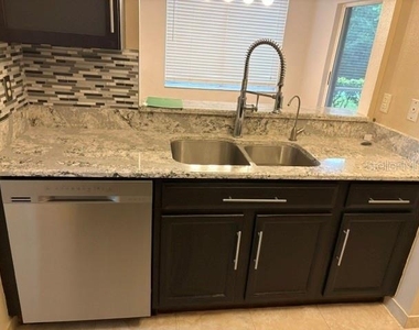 18157 Paradise Point Drive - Photo Thumbnail 11