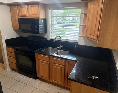 5118 Letitia Court - Photo Thumbnail 7