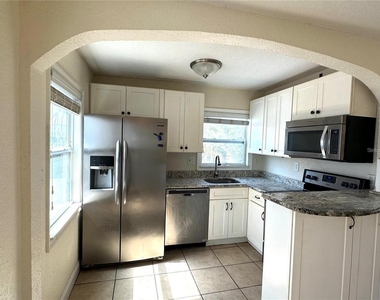 773 4th Avenue N - Photo Thumbnail 1