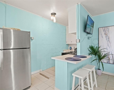 1303 S Bermuda Boulevard - Photo Thumbnail 4