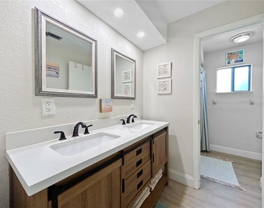 2505 Bay Boulevard - Photo Thumbnail 20