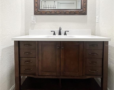 2505 Bay Boulevard - Photo Thumbnail 29
