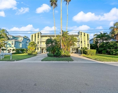 2505 Bay Boulevard - Photo Thumbnail 3