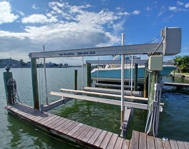 2505 Bay Boulevard - Photo Thumbnail 2