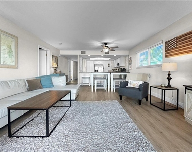 2505 Bay Boulevard - Photo Thumbnail 14