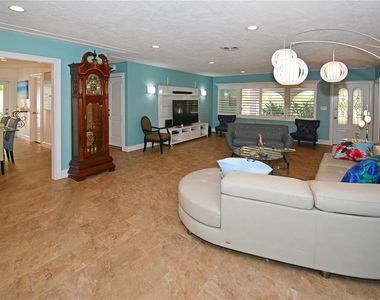 7020 Mango Avenue S - Photo Thumbnail 8