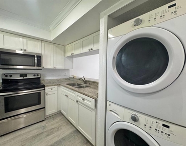 5102 Lawnton Court - Photo Thumbnail 8
