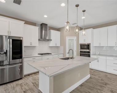 3934 Maurice Avenue - Photo Thumbnail 4