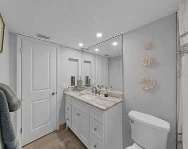 2620 Cove Cay Drive - Photo Thumbnail 21