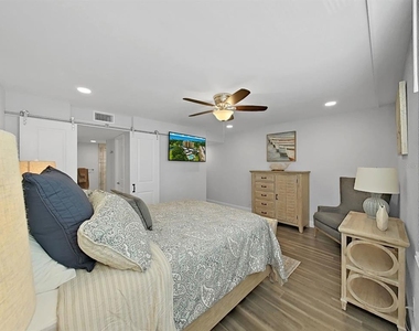 2620 Cove Cay Drive - Photo Thumbnail 24