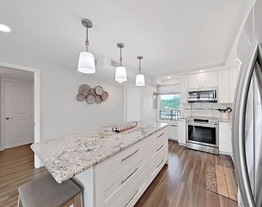 2620 Cove Cay Drive - Photo Thumbnail 5