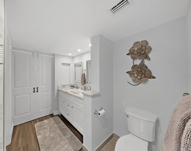 2620 Cove Cay Drive - Photo Thumbnail 31