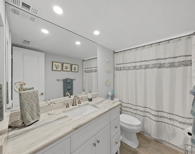 2620 Cove Cay Drive - Photo Thumbnail 20
