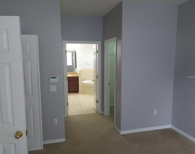 5804 Justicia Loop - Photo Thumbnail 12