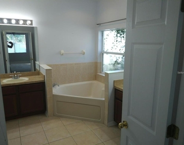 5804 Justicia Loop - Photo Thumbnail 13