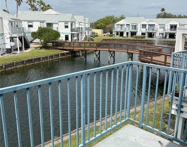2568 Woodgate Boulevard - Photo Thumbnail 16