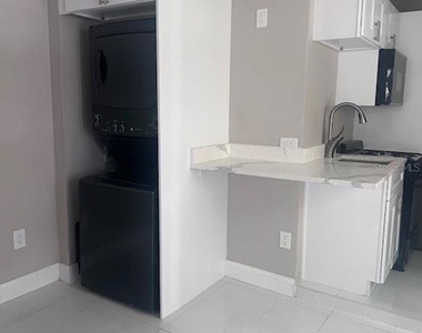 2726 Miami Terrace - Photo Thumbnail 12
