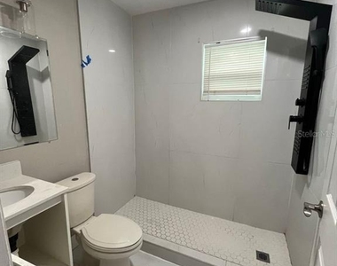 2726 Miami Terrace - Photo Thumbnail 17