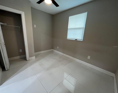 2726 Miami Terrace - Photo Thumbnail 14