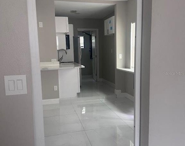 2726 Miami Terrace - Photo Thumbnail 10