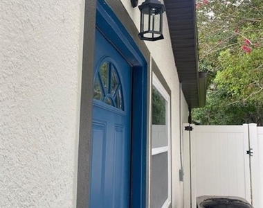 2726 Miami Terrace - Photo Thumbnail 2