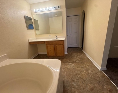 102 Flatfish Court - Photo Thumbnail 9