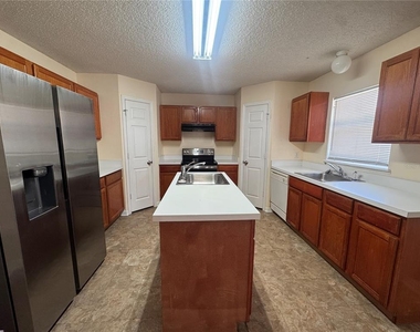 102 Flatfish Court - Photo Thumbnail 3