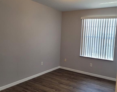 103 Coconut Palm Way - Photo Thumbnail 14