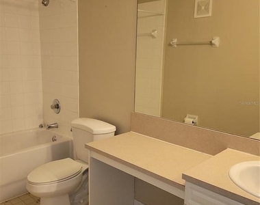 1325 Washington Palm Loop - Photo Thumbnail 5