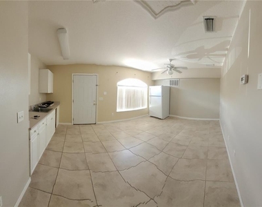 1325 Washington Palm Loop - Photo Thumbnail 2