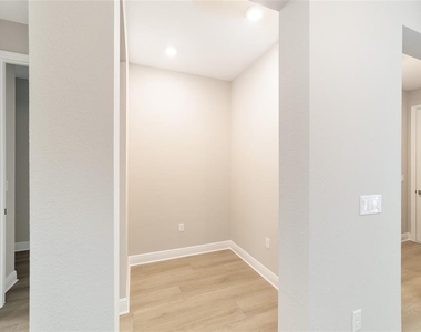 10305 Sw 105th Terrace - Photo Thumbnail 31