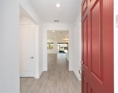 10019 Sw 106th Circle - Photo Thumbnail 5