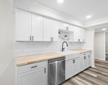 4343 Nw 80th Avenue - Photo Thumbnail 9