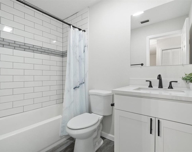 4343 Nw 80th Avenue - Photo Thumbnail 21