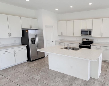 2127 Brillante Drive - Photo Thumbnail 4