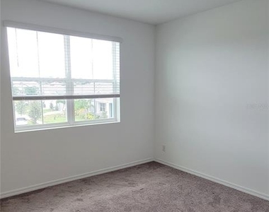 2127 Brillante Drive - Photo Thumbnail 9