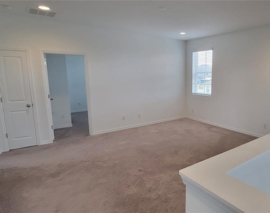 2127 Brillante Drive - Photo Thumbnail 7