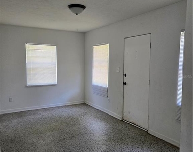 2109 S Mills Avenue - Photo Thumbnail 2