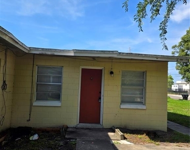 2109 S Mills Avenue - Photo Thumbnail 1