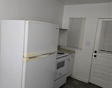 2109 S Mills Avenue - Photo Thumbnail 4