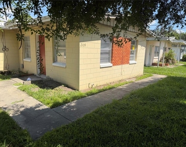 2109 S Mills Avenue - Photo Thumbnail 2